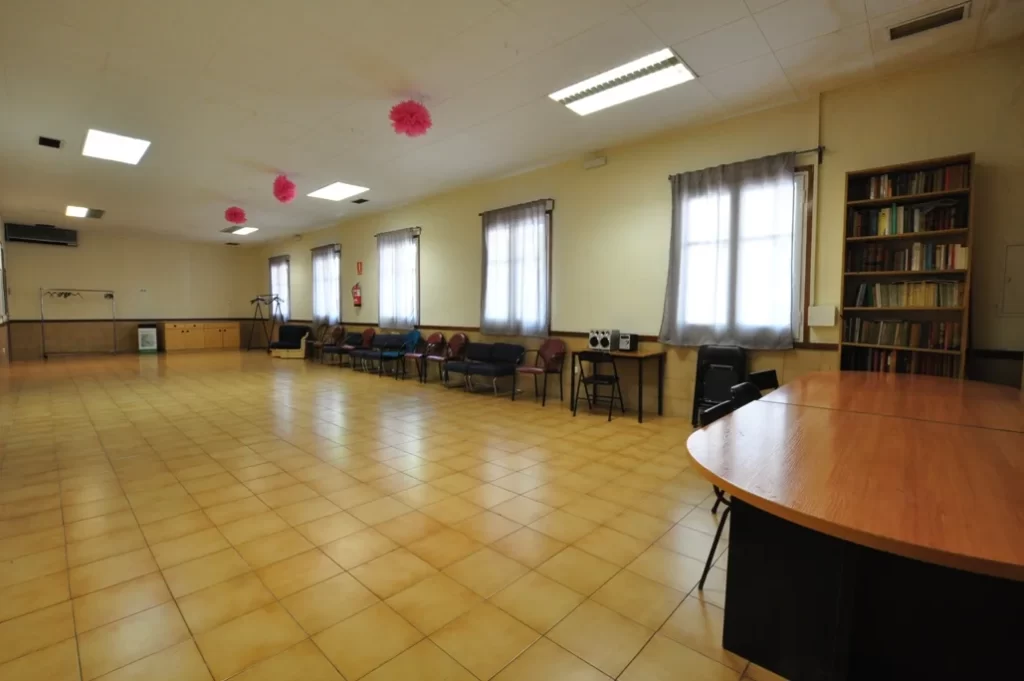 Sala polivalente en el teatro casino l'aliança en el poblenou